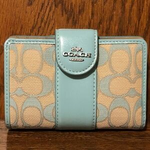 NWT-Coach-Medium Corner Zip Wallet-Signature Jacquard Print-Faded Blue-$198